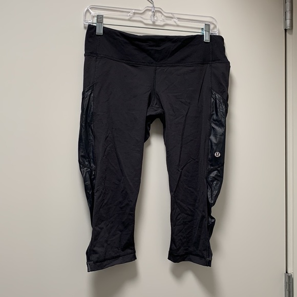 Lululemon Cut the Crop Legging with Pockets in Wee Stripe/Black. Size 8 - Picture 11 of 15